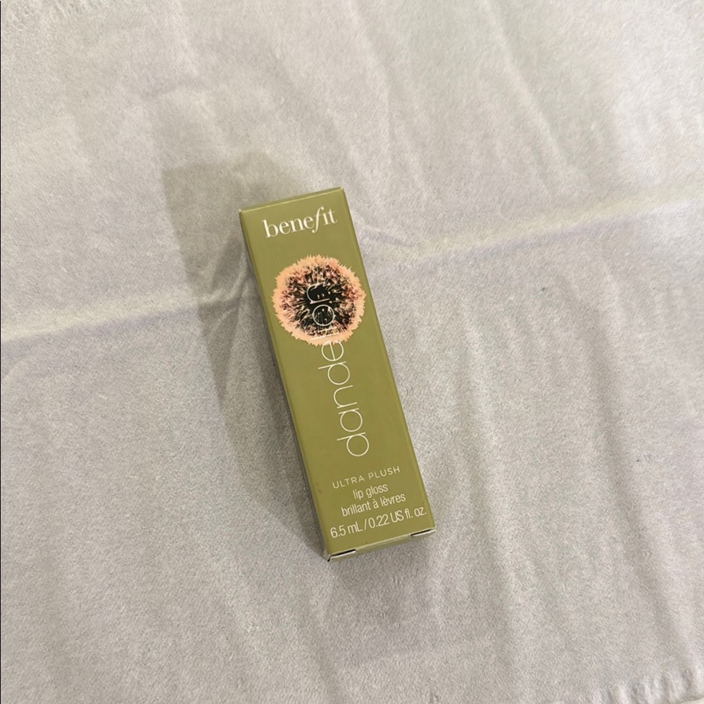 Benefit Dandelion Ultra Plush Lip Gloss in Olive Packaging